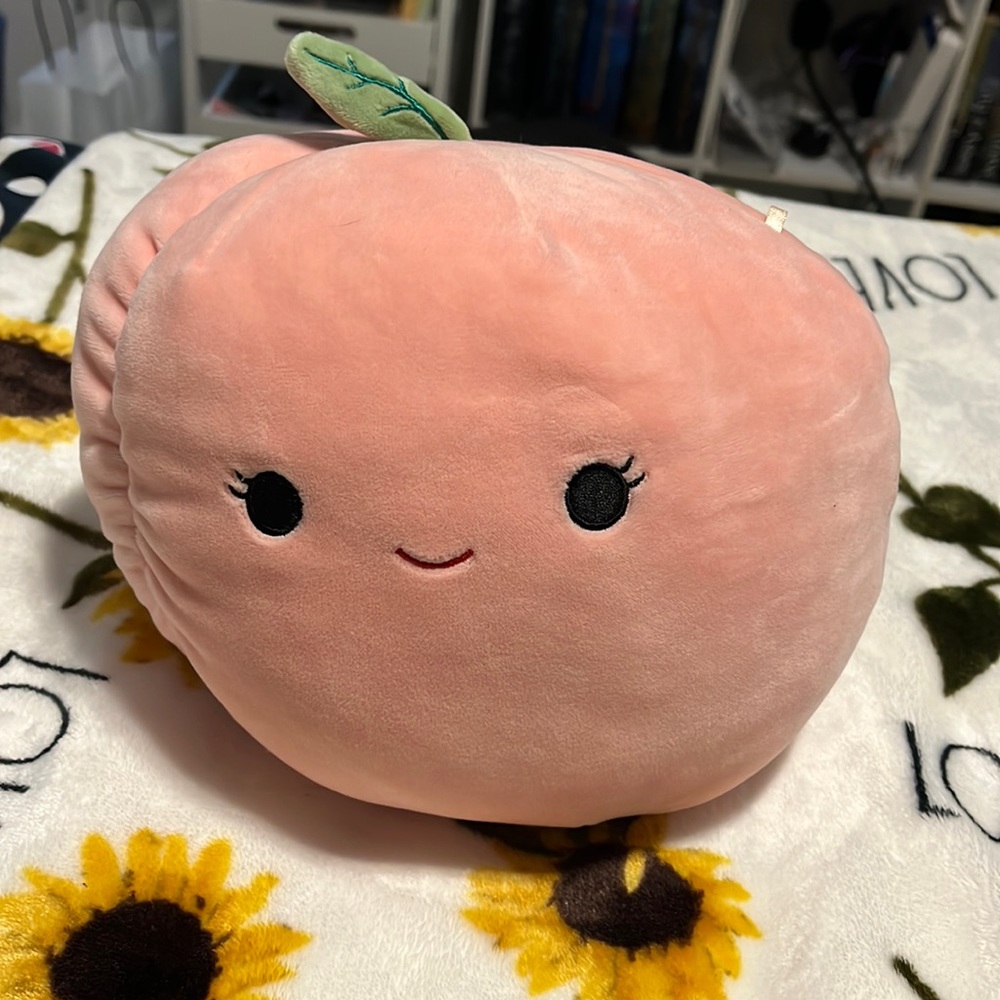 8” Phyllis Squishmallow